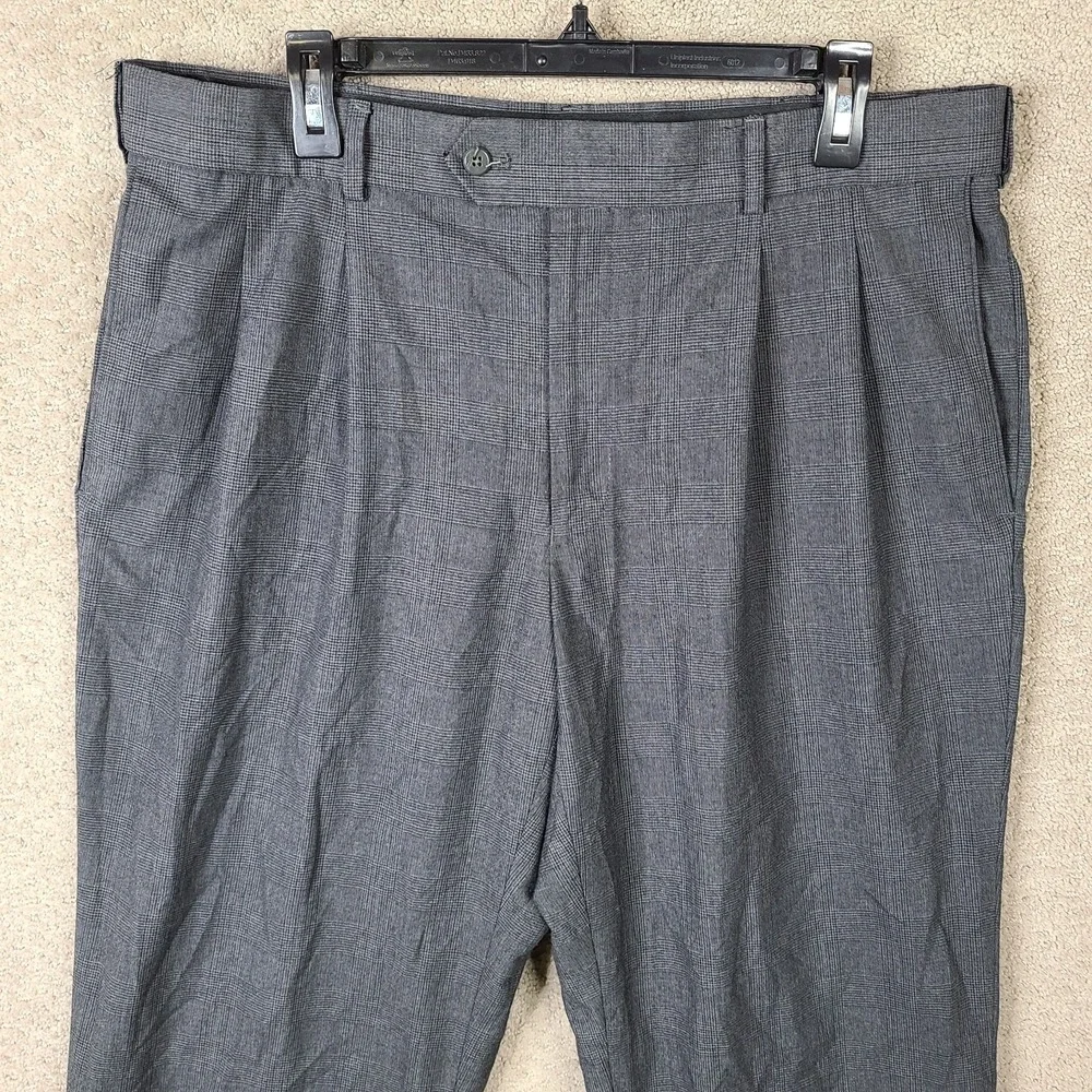 Stafford Pants Mens 38x29‎ (36x29) Gray Plaid Pleated Trouser Polyester Blend